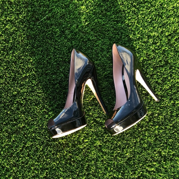 Gucci Black Patent Leather Lisbeth Open Toe Heels - Picture 5 of 6